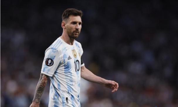 哇，这脸蛋极致又高级，这要是在古代，妥妥的贵妃